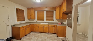 651 W 42nd St, Savannah, GA 31415 - photo 4