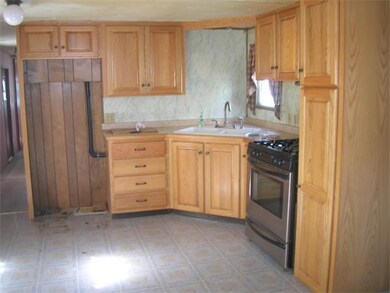 305 Turnpike St unit 7, South Easton, MA 02375 - photo 2