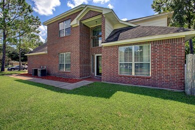 208 W Castle Harbour Dr unit 1, Friendswood, TX 77546 - photo 4
