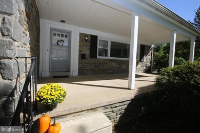 2733 S Kent Rd, Broomall, PA 19008 - photo 2