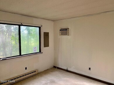 207 Conashaugh Trail, Milford, PA 18337 - photo 5