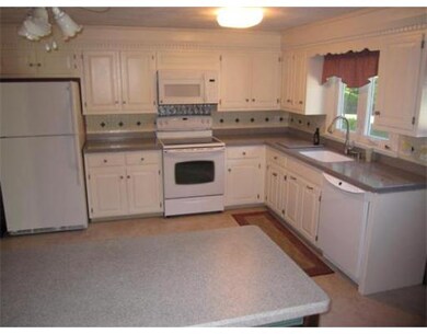 162 Stonecleave Rd, North Andover, MA 01845 - photo 2