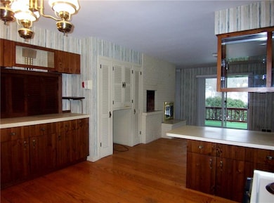 Lots of cabinets & counter space.
