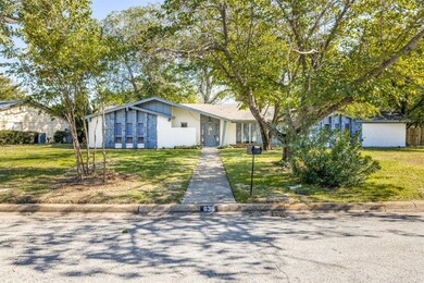 636 Robindale Ct, Bedford, TX 76022 - photo 2