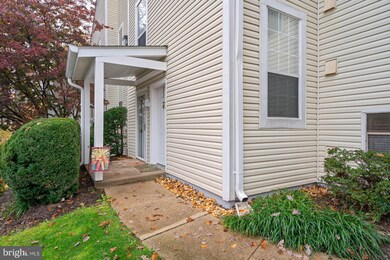 12197 Cardamom Dr, Woodbridge, VA 22192 - photo 3