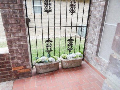 303 Karen Dr unit 334, Alamo, TX 78516 - photo 2