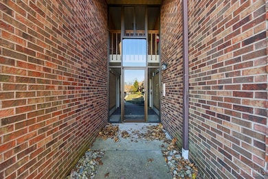 5207 S Eaglesnest Dr, Cincinnati, OH 45248 - photo 4