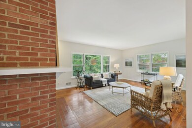 6347 Waterway Dr, Falls Church, VA 22044 - photo 7