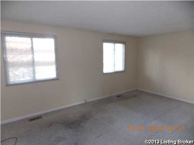 6906 John Paul Ln, Louisville, KY 40229 - photo 7