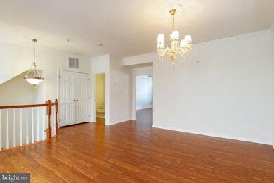 2702 Sheffield Hill Way unit 221, Woodbridge, VA 22191 - photo 3