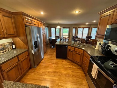 2635 SW Santa fe Dr, Topeka, KS 66614 - photo 5