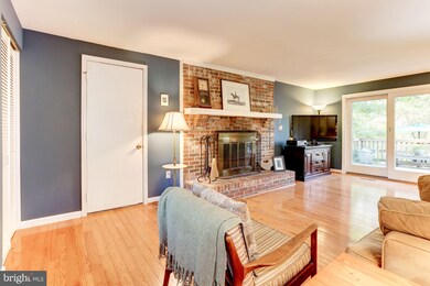 5 Bell Bluff Ct, Gaithersburg, MD 20879 - photo 4