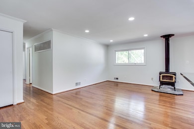 408 Branch Rd SE, Vienna, VA 22180 - photo 5