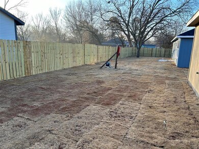 522 Walker St, Bonham, TX 75418 - photo 4