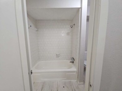 5791 Easthampton Dr unit A, Houston, TX 77039 - photo 5