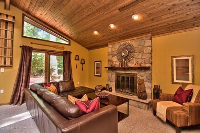204 Rhodora Ln, Pocono Pines, PA 18350 - photo 7