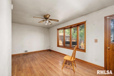 6127 Fair Ave, Davenport, IA 52806 - photo 3