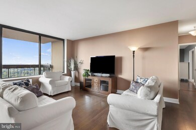 Skyline Plaza unit 2414N, Baileys Crossroads, VA 22041 - photo 7