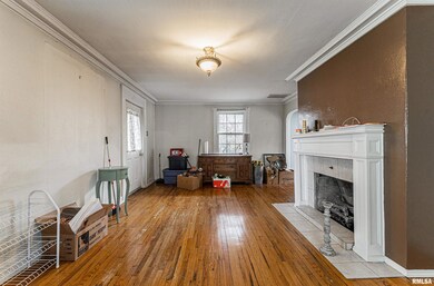 1013 Tremont St, Lincoln, IL 62656 - photo 4