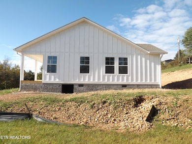 324 Wilson Hurst St, Tazewell, TN 37879 - photo 5