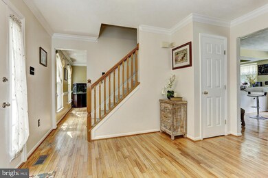6946 Newberry Dr, Columbia, MD 21044 - photo 3