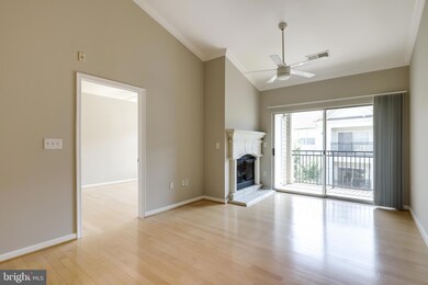 12909 Centre Park Cir unit 406, Oak Hill, VA 20171 - photo 3