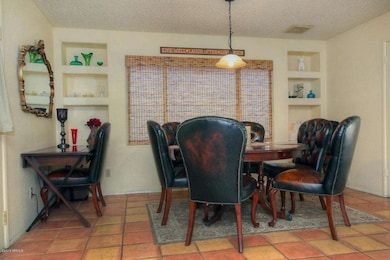 Eat-in kitchen
