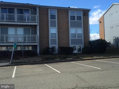 17060 Capri Ln unit D, Dumfries, VA 22026 - photo 2