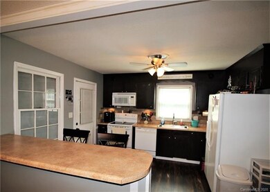 153 Kingswood Rd, Statesville, NC 28625 - photo 4