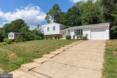 8928 Braeburn Dr, Annandale, VA 22003 - photo 3