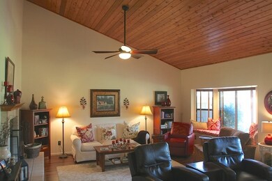 29803 Circle r Creek Ln, Escondido, CA 92026 - photo 3