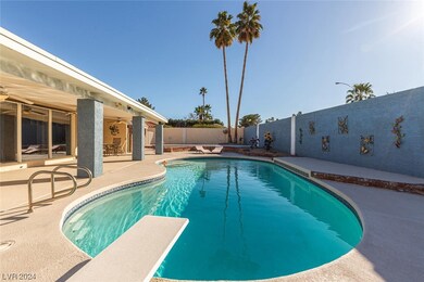 4371 Woodcrest Rd, Las Vegas, NV 89121 - photo 2