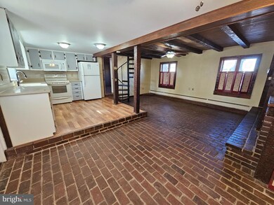 329 Walnut St unit REAR, Spring City, PA 19475 - photo 6