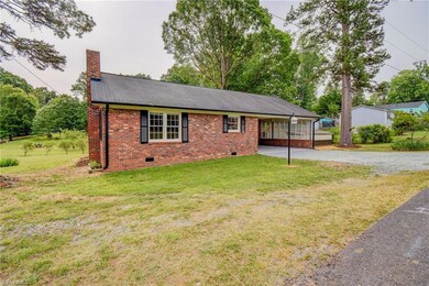 2052 Yancey Ave, Asheboro, NC 27203 - photo 5