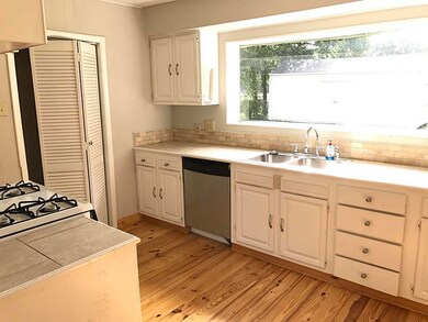 207 McPhails St, Tomball, TX 77375 - photo 5