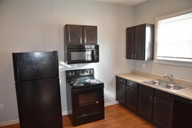 352 E Hinman Ave, Columbus, OH 43207 - photo 7