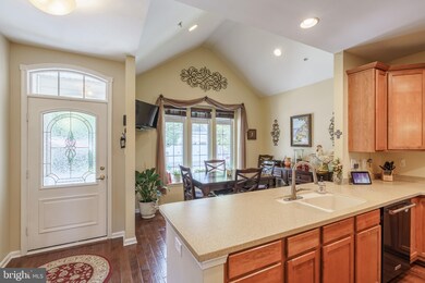 7263 Pebble Creek Dr, Elkridge, MD 21075 - photo 4