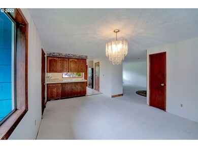 740 NW 7th Ave, Canby, OR 97013 - photo 4