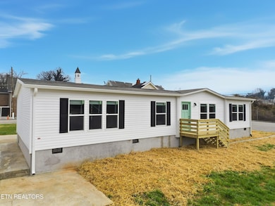 729 Siluria St, Harriman, TN 37748 - photo 3