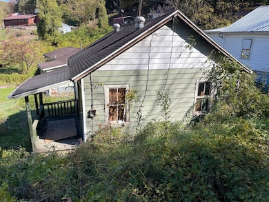 1806 Davis Cir, Charleston, WV 25387 - photo 3