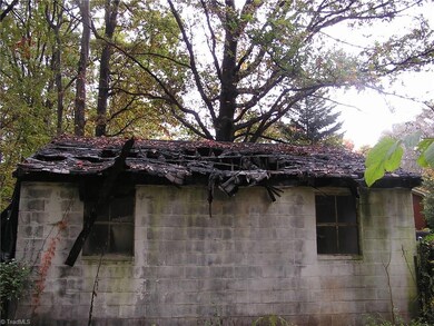 208 Pineview St, Asheboro, NC 27203 - photo 4