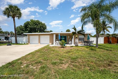 126 E Gadsden Ln, Cocoa Beach, FL 32931