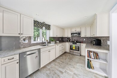 29 Blossom Ln, Weymouth, MA 02188 - photo 5