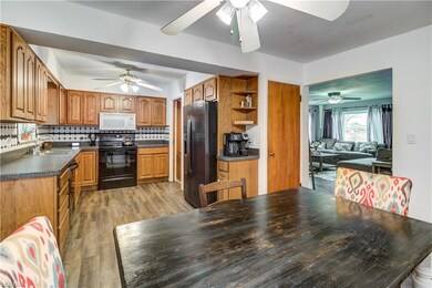 5550 E Lake Rd, Sheffield Lake, OH 44054 - photo 7