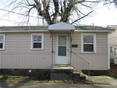 305 W Maple St, Columbus, KS 66725 - photo 7