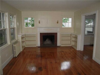 113 Maple Ave, Middletown, RI 02842 - photo 2