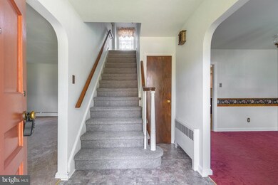 452 Edgewood Dr, Ambler, PA 19002 - photo 2