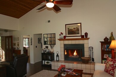 29803 Circle r Creek Ln, Escondido, CA 92026 - photo 4