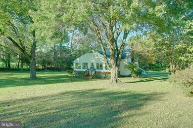 10682 Scaggsville Rd, Laurel, MD 20723 - photo 2