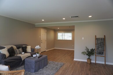 117 Parduton Livingroom